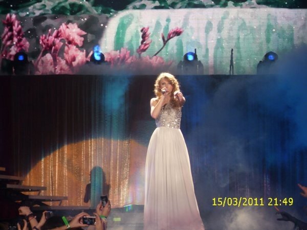 Taylor Swift — February 19 - Manila, Philippines — photo 94
