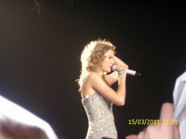 Taylor Swift — February 19 - Manila, Philippines — photo 96