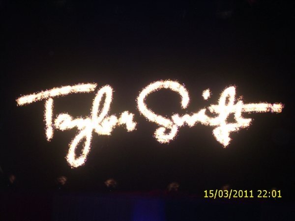 Taylor Swift — February 19 - Manila, Philippines — photo 98