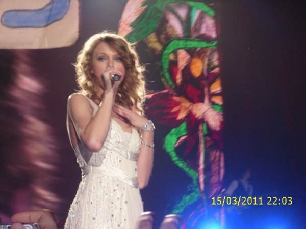 Taylor Swift — February 19 - Manila, Philippines — photo 100