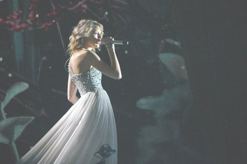 Taylor Swift — February 19 - Manila, Philippines — photo 125