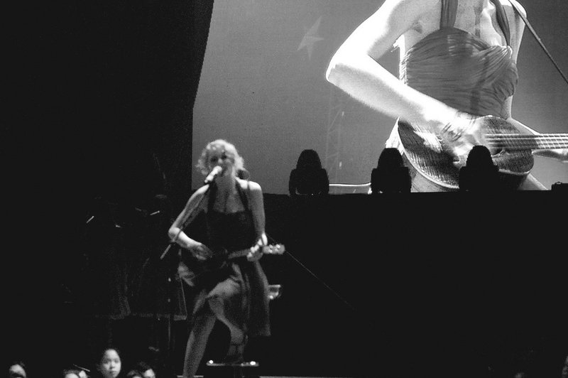 Taylor Swift — February 19 - Manila, Philippines — photo 140