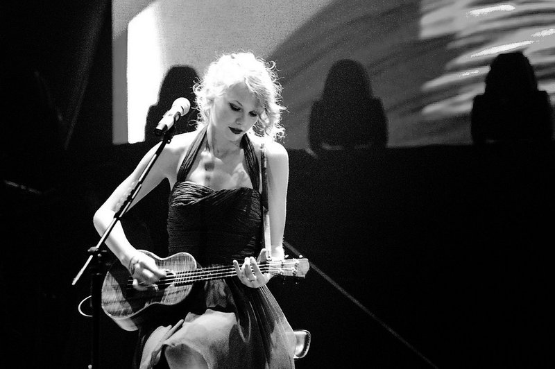 Taylor Swift — February 19 - Manila, Philippines — photo 144