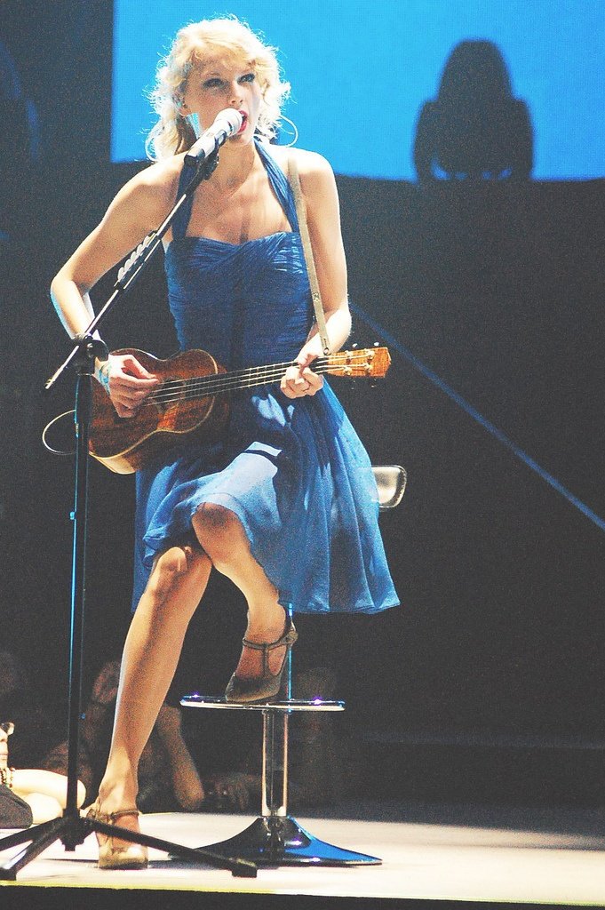 Taylor Swift — February 19 - Manila, Philippines — photo 145