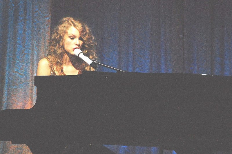 Taylor Swift — February 19 - Manila, Philippines — photo 161
