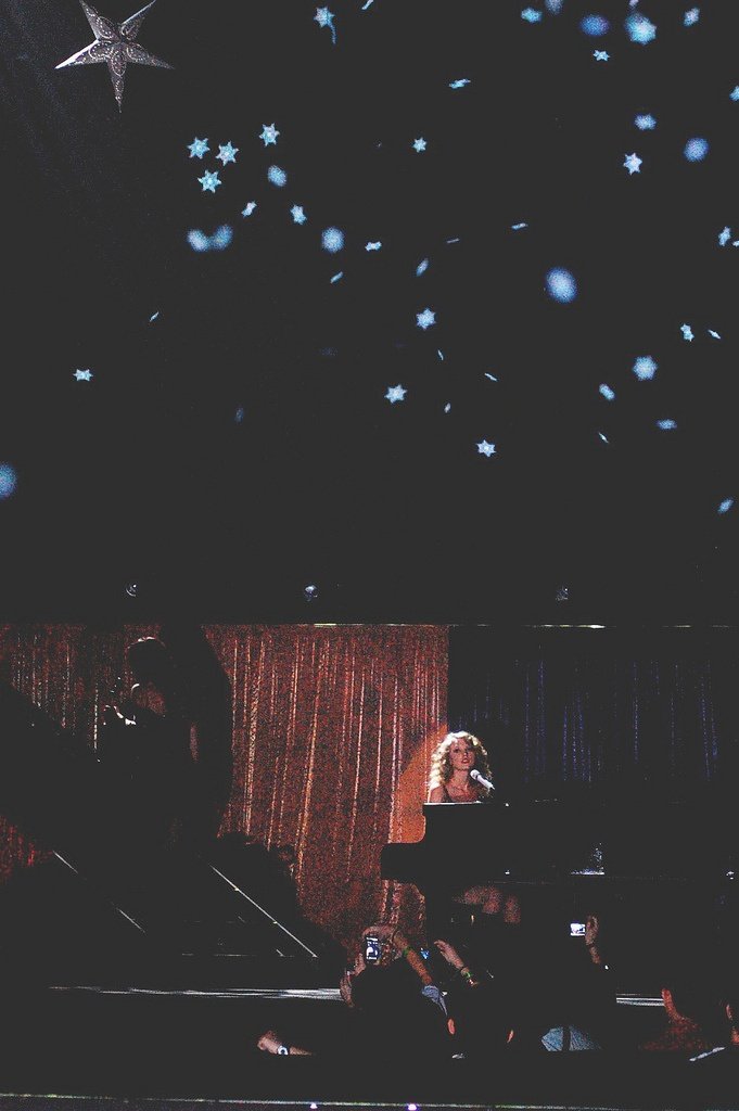 Taylor Swift — February 19 - Manila, Philippines — photo 165