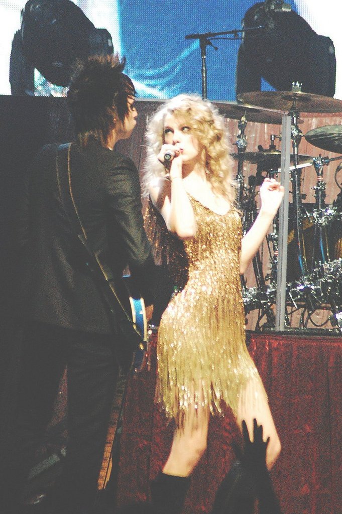 Taylor Swift — February 19 - Manila, Philippines — photo 171