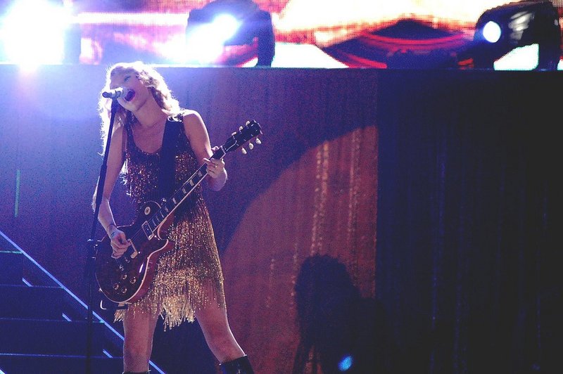 Taylor Swift — February 19 - Manila, Philippines — photo 188