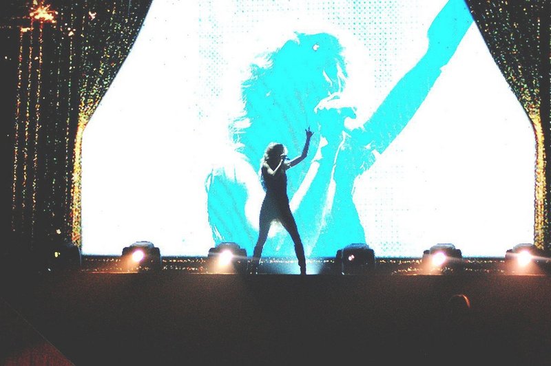 Taylor Swift — February 19 - Manila, Philippines — photo 200