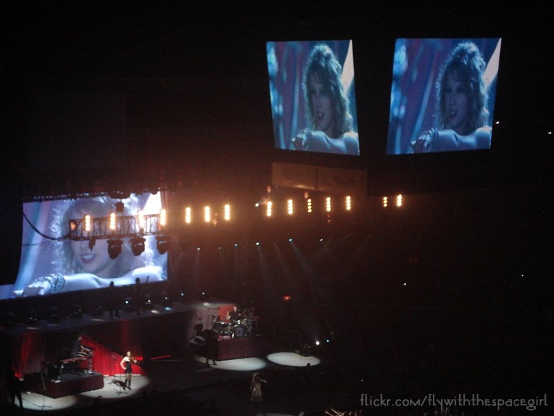 Taylor Swift — February 19 - Manila, Philippines — photo 222