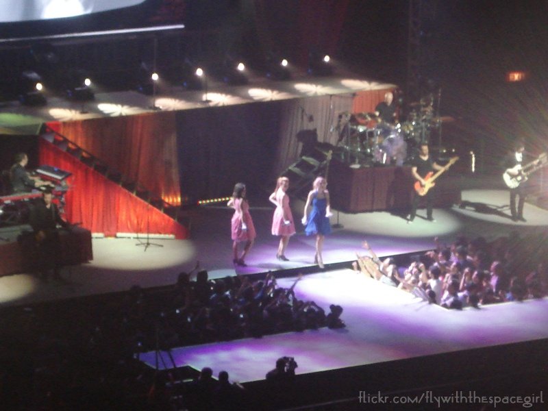 Taylor Swift — February 19 - Manila, Philippines — photo 229