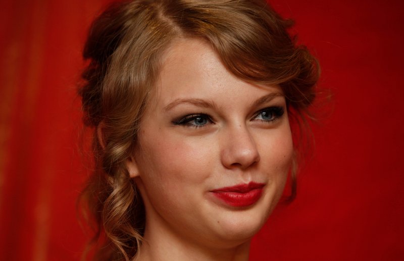 Taylor Swift — February 21 - Hong Kong, Hong Kong — photo 10