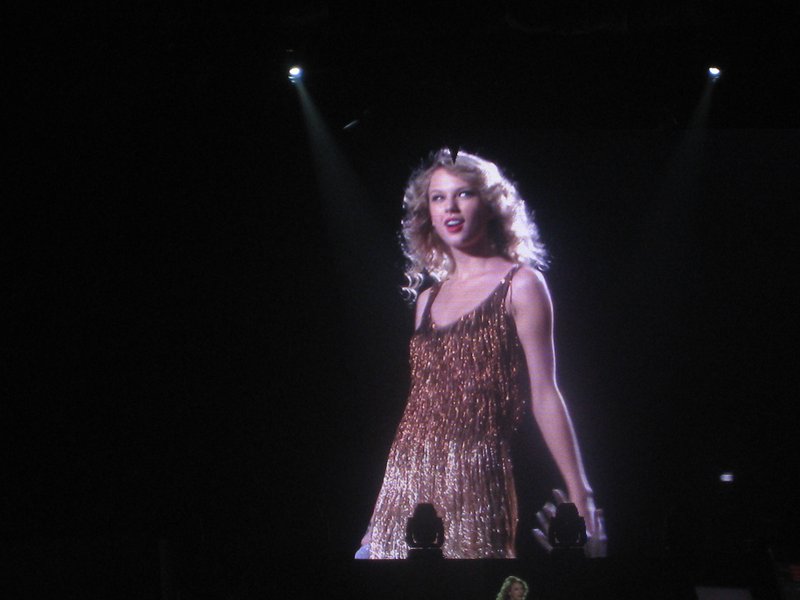 Taylor Swift — February 21 - Hong Kong, Hong Kong — photo 13