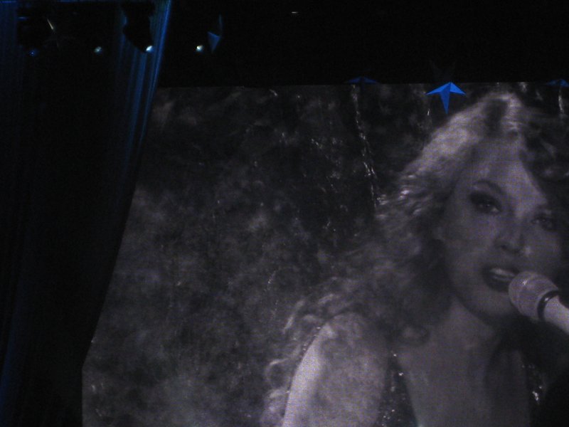 Taylor Swift — February 21 - Hong Kong, Hong Kong — photo 19