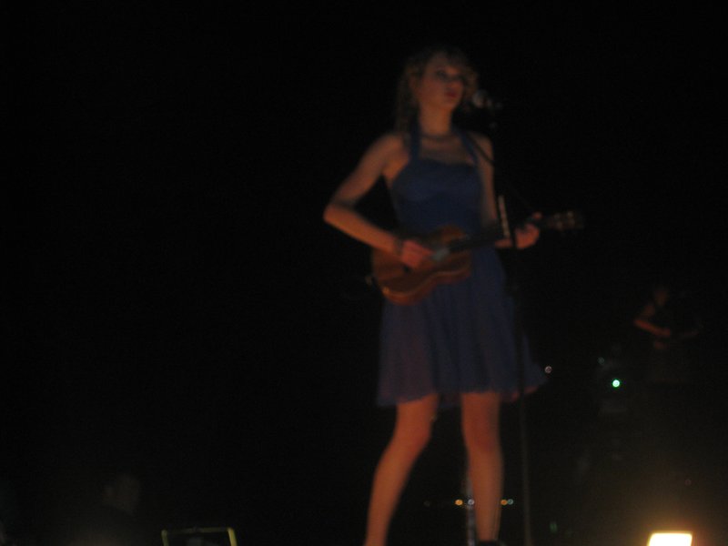 Taylor Swift — February 21 - Hong Kong, Hong Kong — photo 24