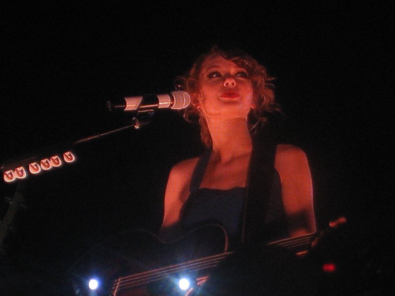 Taylor Swift — February 21 - Hong Kong, Hong Kong — photo 33