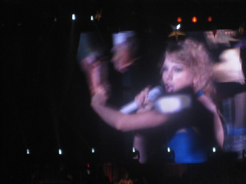 Taylor Swift — February 21 - Hong Kong, Hong Kong — photo 35