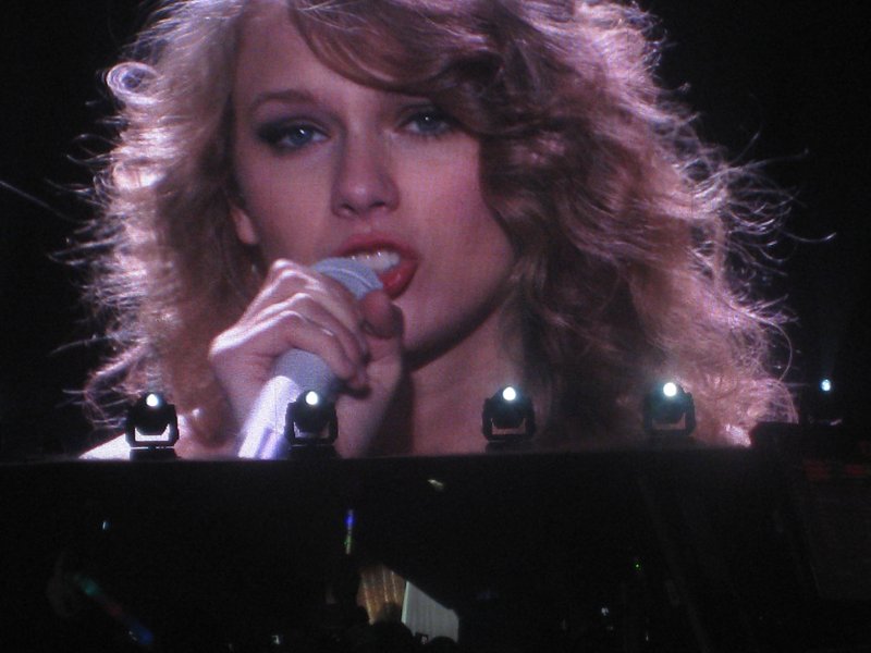 Taylor Swift — February 21 - Hong Kong, Hong Kong — photo 43