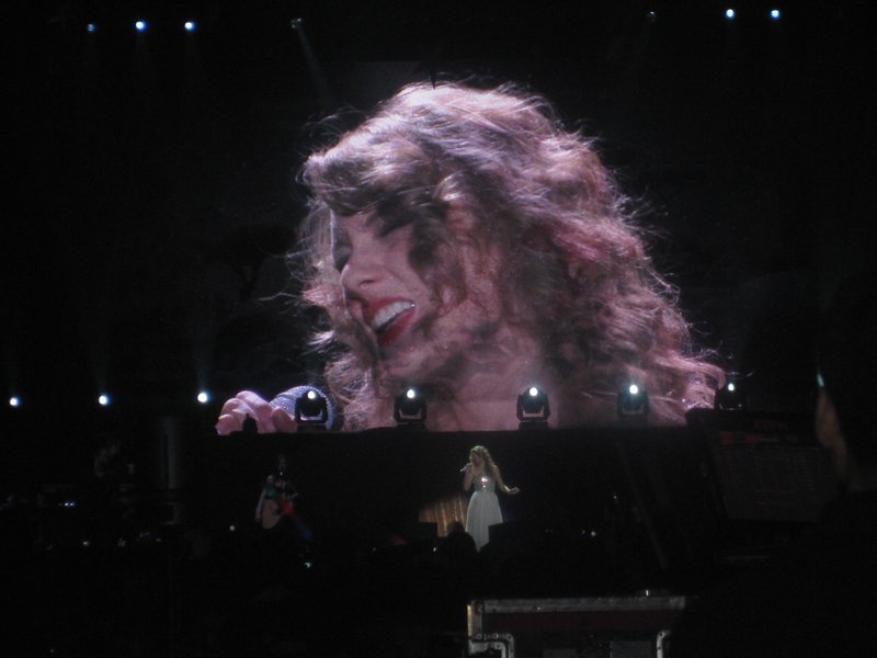 Taylor Swift — February 21 - Hong Kong, Hong Kong — photo 44
