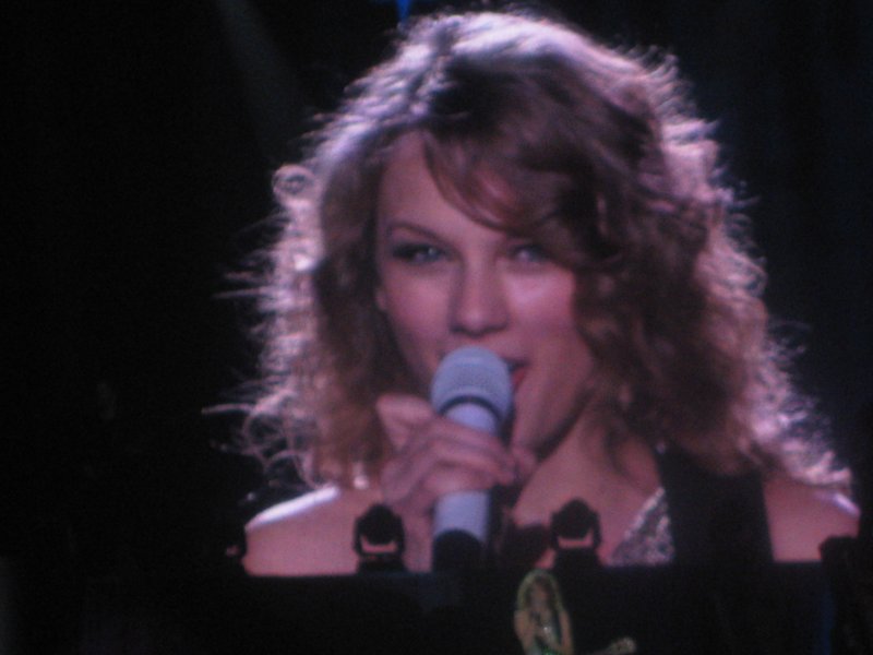 Taylor Swift — February 21 - Hong Kong, Hong Kong — photo 45