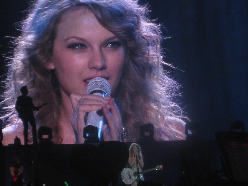 Taylor Swift — February 21 - Hong Kong, Hong Kong — photo 51