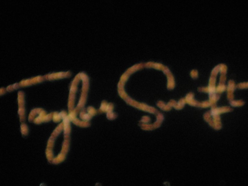 Taylor Swift — February 21 - Hong Kong, Hong Kong — photo 55