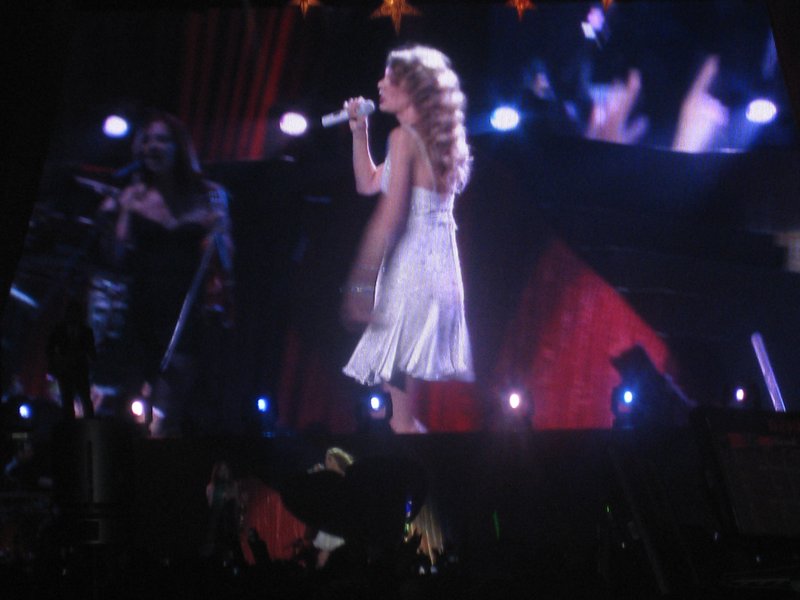 Taylor Swift — February 21 - Hong Kong, Hong Kong — photo 59