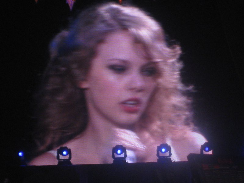 Taylor Swift — February 21 - Hong Kong, Hong Kong — photo 61