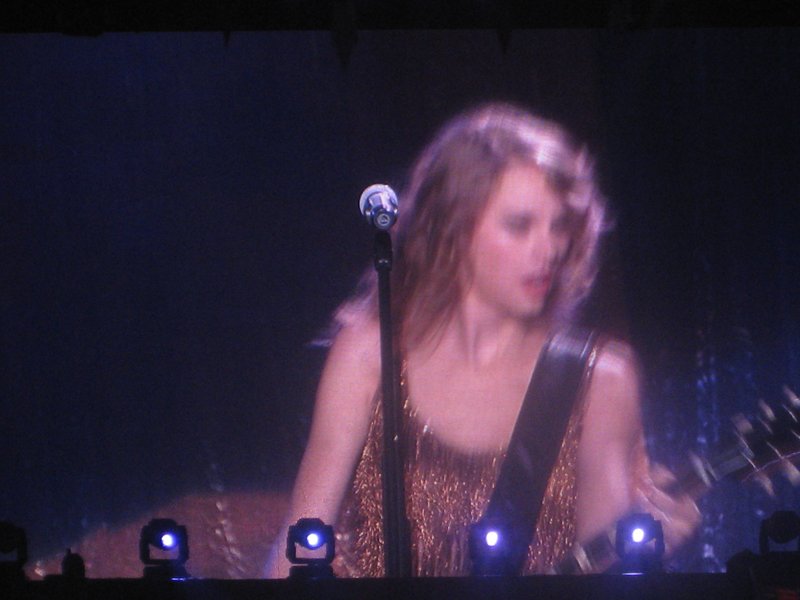 Taylor Swift — February 21 - Hong Kong, Hong Kong — photo 66