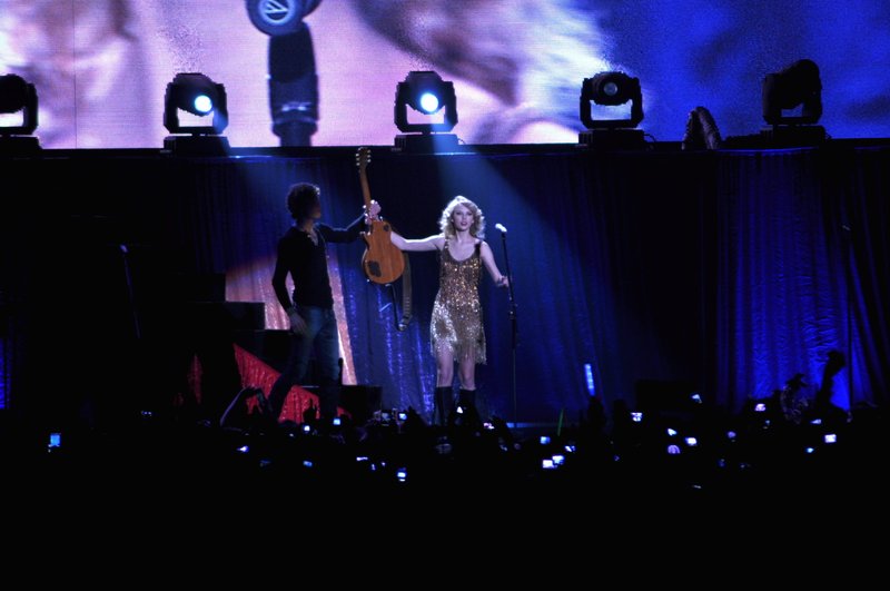 Taylor Swift — February 21 - Hong Kong, Hong Kong — photo 82