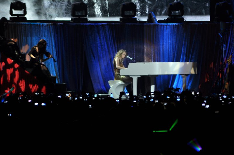 Taylor Swift — February 21 - Hong Kong, Hong Kong — photo 87