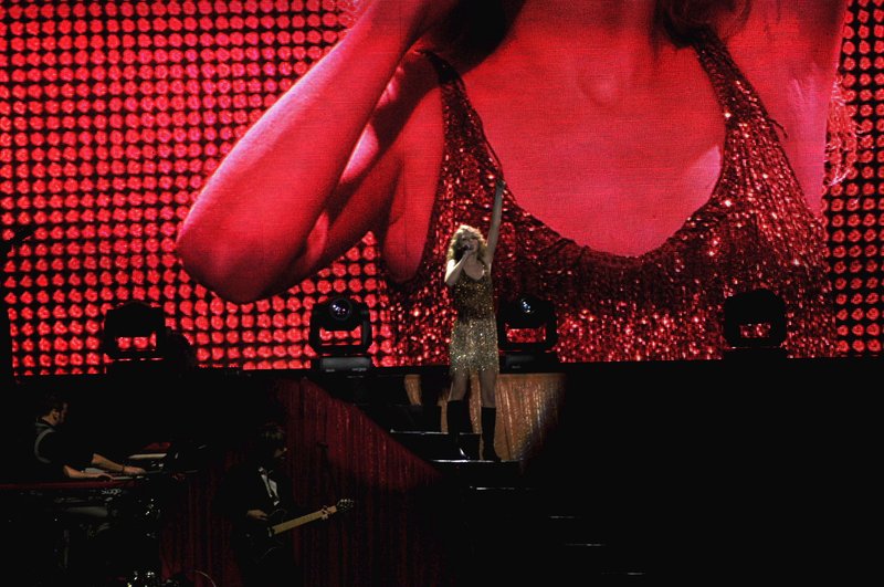 Taylor Swift — February 21 - Hong Kong, Hong Kong — photo 89