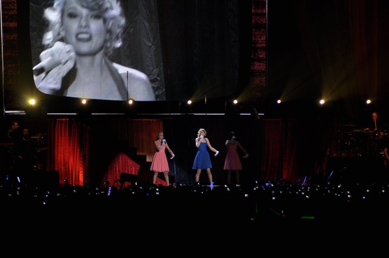 Taylor Swift — February 21 - Hong Kong, Hong Kong — photo 105