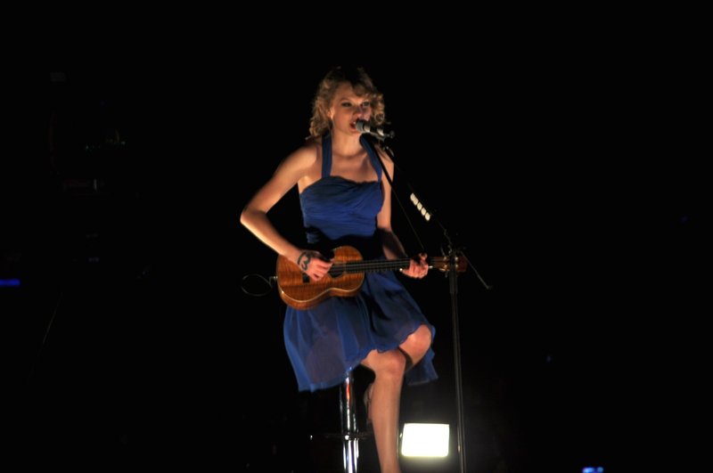 Taylor Swift — February 21 - Hong Kong, Hong Kong — photo 112