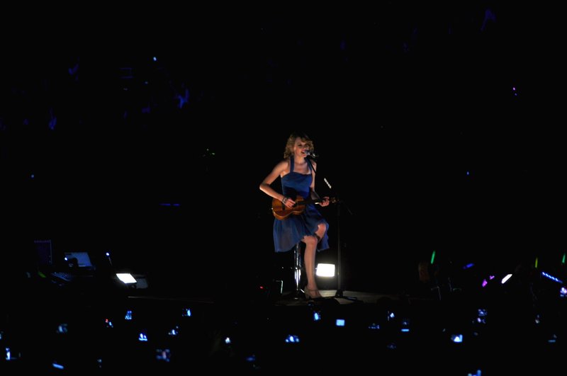 Taylor Swift — February 21 - Hong Kong, Hong Kong — photo 113