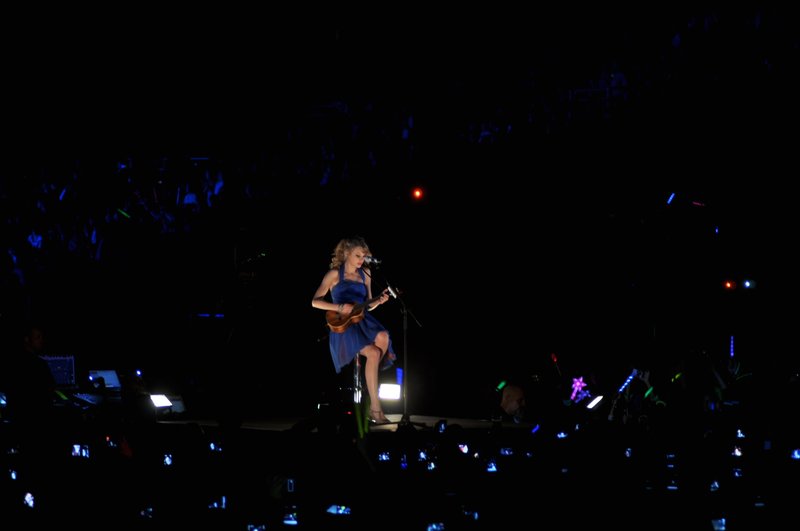 Taylor Swift — February 21 - Hong Kong, Hong Kong — photo 114