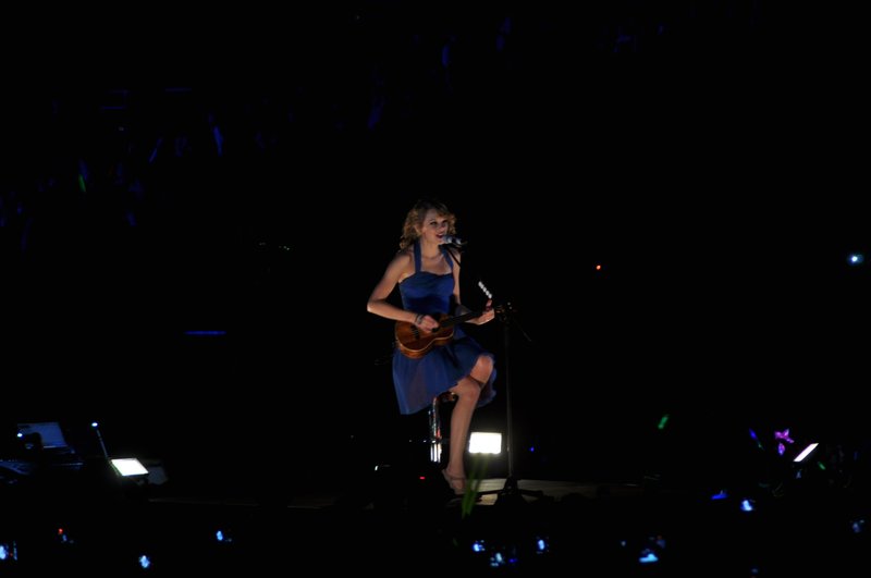 Taylor Swift — February 21 - Hong Kong, Hong Kong — photo 115