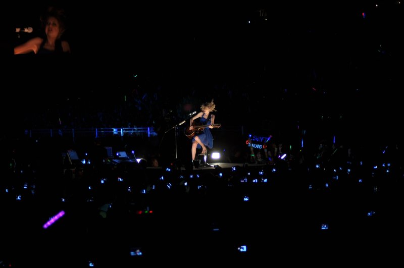 Taylor Swift — February 21 - Hong Kong, Hong Kong — photo 119