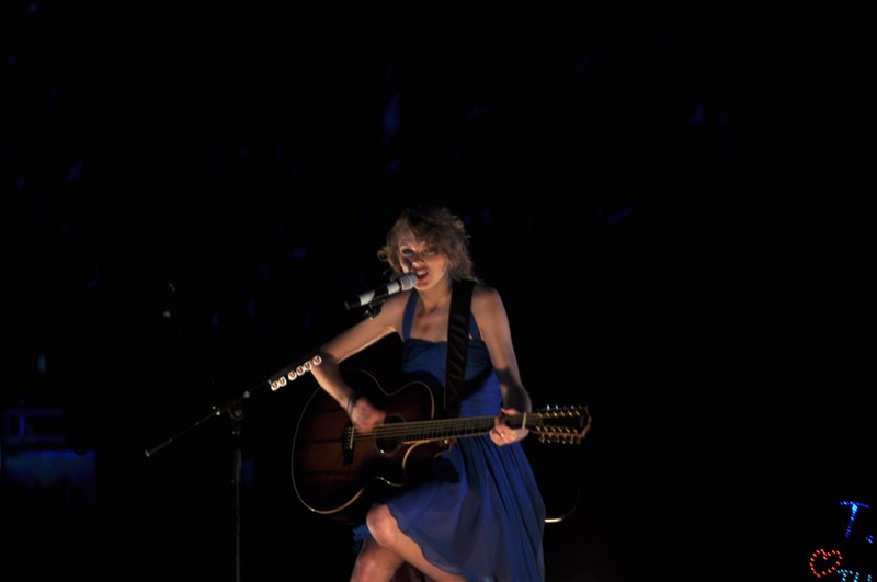 Taylor Swift — February 21 - Hong Kong, Hong Kong — photo 121