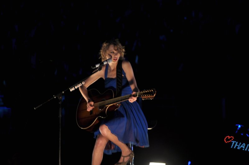 Taylor Swift — February 21 - Hong Kong, Hong Kong — photo 123