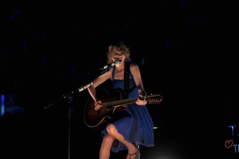 Taylor Swift — February 21 - Hong Kong, Hong Kong — photo 124