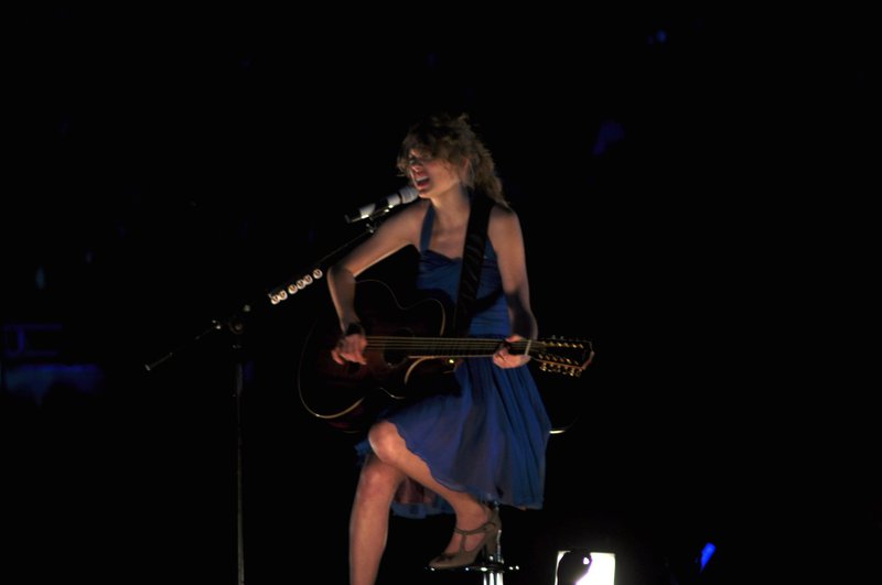 Taylor Swift — February 21 - Hong Kong, Hong Kong — photo 125