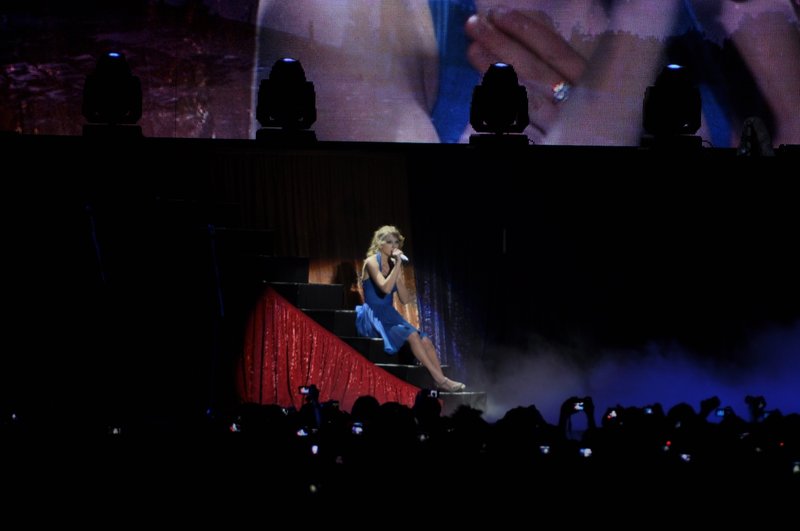 Taylor Swift — February 21 - Hong Kong, Hong Kong — photo 126