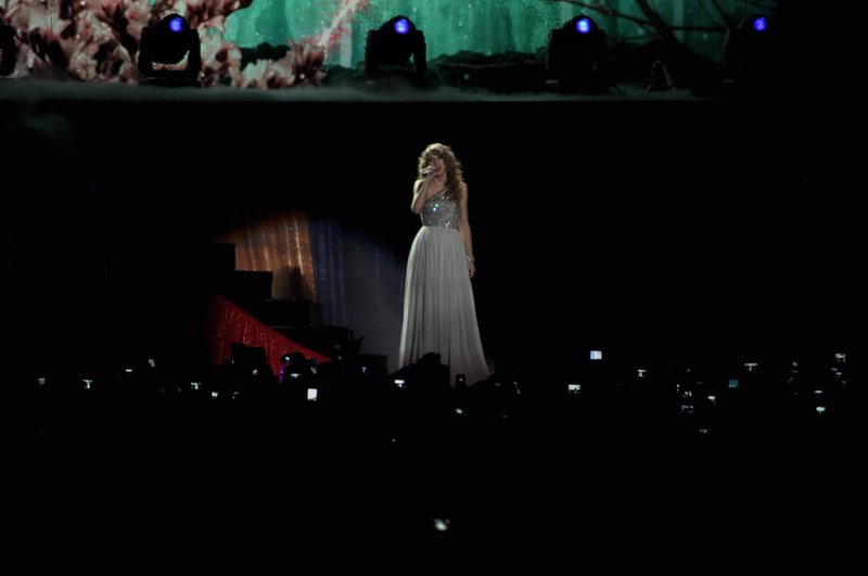 Taylor Swift — February 21 - Hong Kong, Hong Kong — photo 138