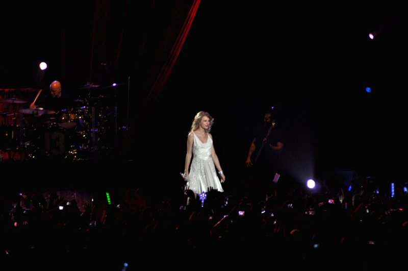 Taylor Swift — February 21 - Hong Kong, Hong Kong — photo 145
