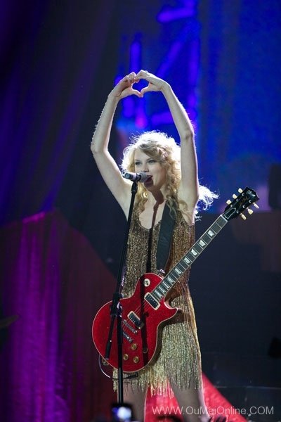 Taylor Swift — February 21 - Hong Kong, Hong Kong — photo 160