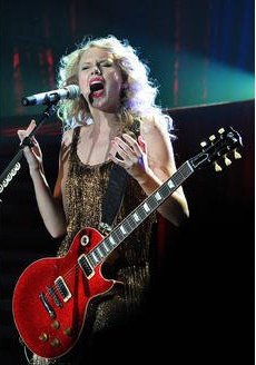 Taylor Swift — March 12 - Oberhausen, Germany — photo 5