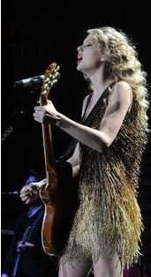 Taylor Swift — March 12 - Oberhausen, Germany — photo 8