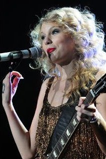Taylor Swift — March 12 - Oberhausen, Germany — photo 13