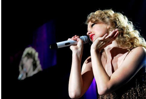 Taylor Swift — March 12 - Oberhausen, Germany — photo 23
